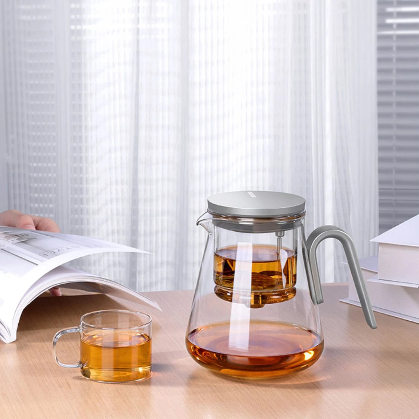 Magnetic switch tea pot, high-end tea set, tea water separation teapot, household tea making tool, heat-resistant glass tea dis